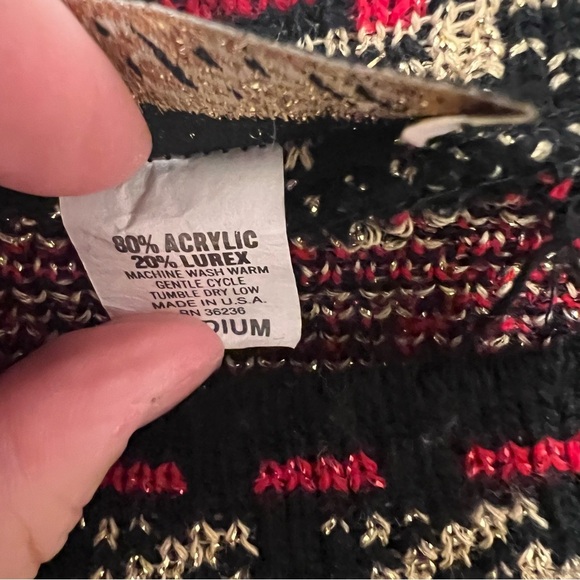 Vintage Christmas Festive Red and Black Sweater Medium - Picture 6 of 7